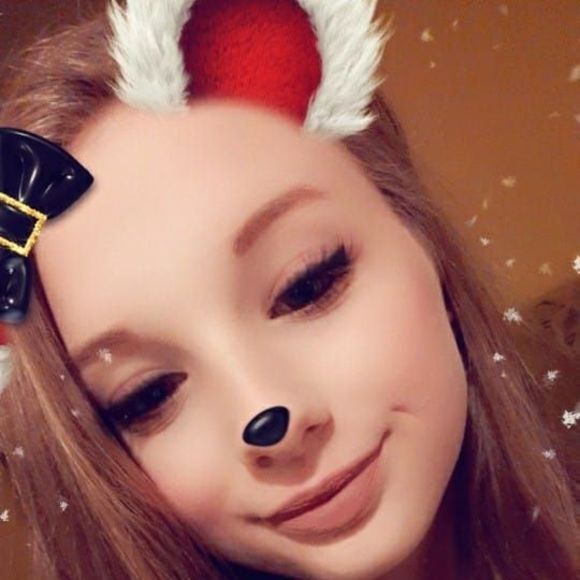 Meet your Posher, Caitlin - Picture 1 of 1